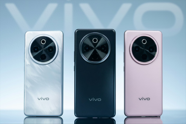 配资官网 跌至1380元, 耐摔曲屏+7300mAh+5000万, 堪称千元“续航王”
